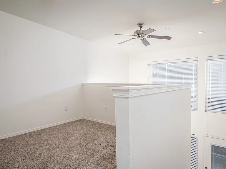 455 NE 24th Ave — Photo 7