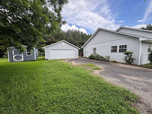 5th image of 486 Hoy Rd