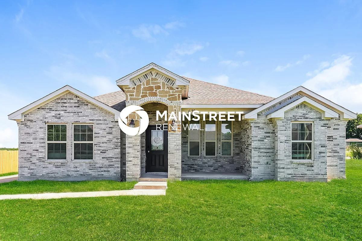 Front View - 623 Green Mound Dr