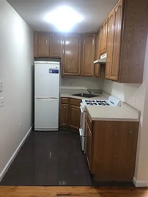 Rented by Standard Living Realty Inc | media 17