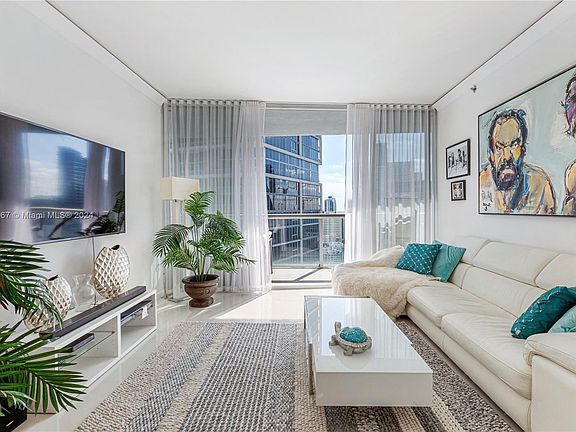 3rd image of 475 Brickell Ave APT 3009