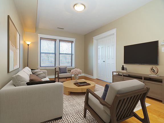 4th image of 2209 W Winona St #3