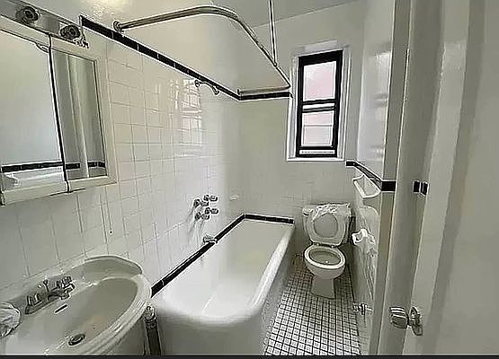 4th image of 8343 118th St APT 2F