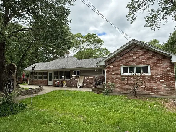166 Fairview Ave, Rehoboth, MA 02769
