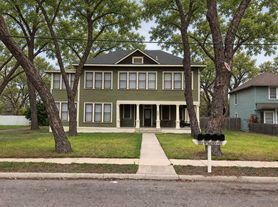 The Apartments at Mesquite House | Boutique Apartments in Uvalde, Texas, UpperWest