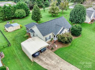 111 Summey Barker Dr, Dallas, NC 28034