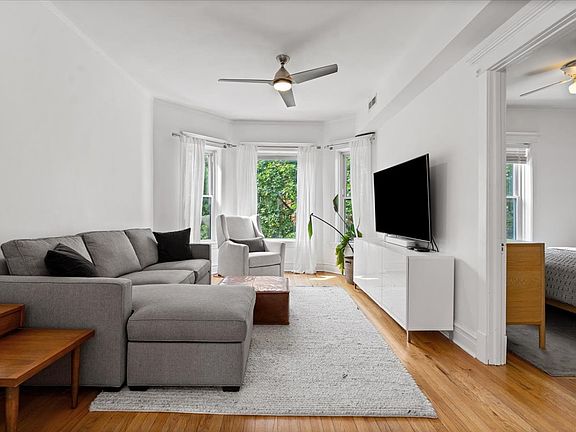 3rd image of 2206 W Eastwood Ave #2