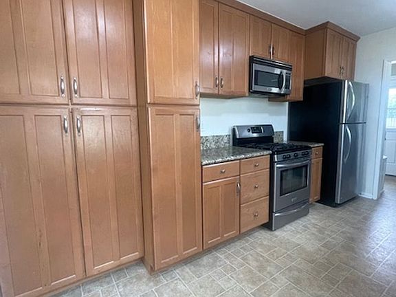 4th image of 3407 Karen Ave
