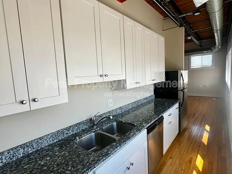 2709 W Broad St #1 — Photo 12