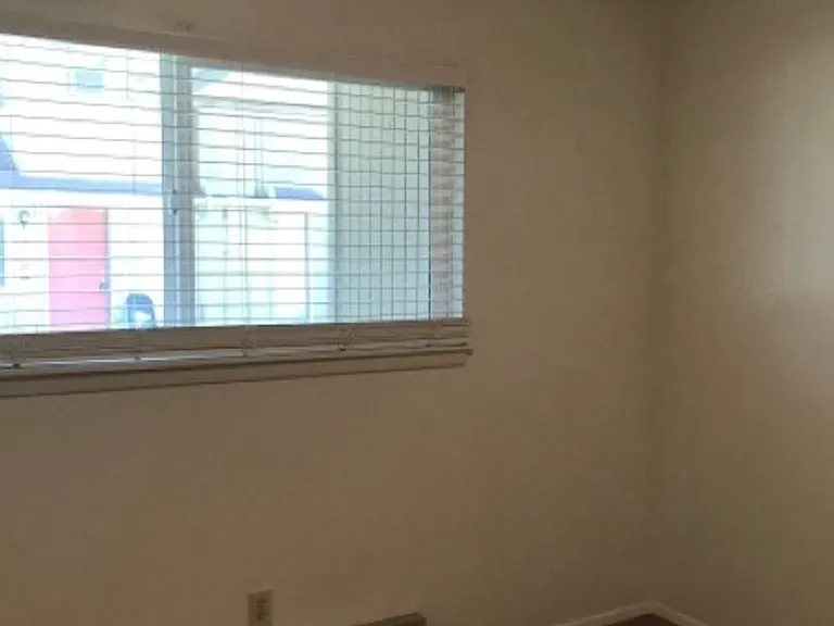 767 Meadows Dr #1 — Photo 8