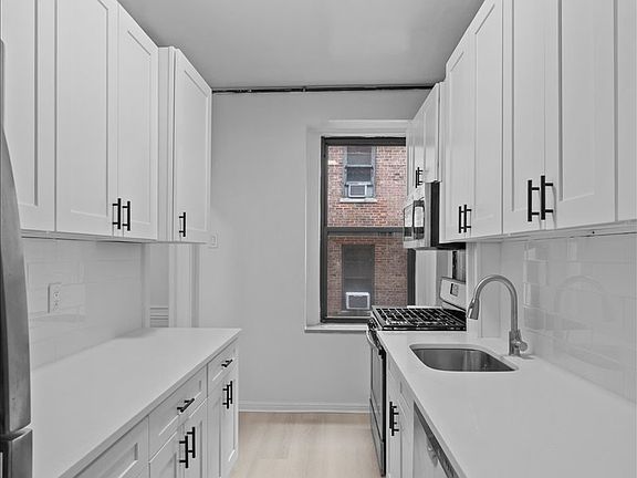 4th image of 117 Seaman Ave APT 4C