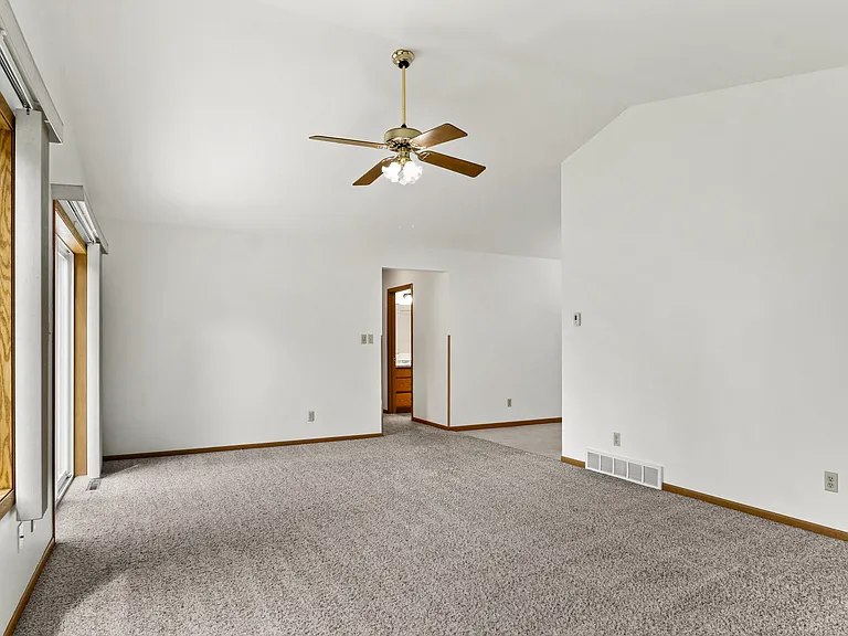 987 3rd St #987 — Photo 12