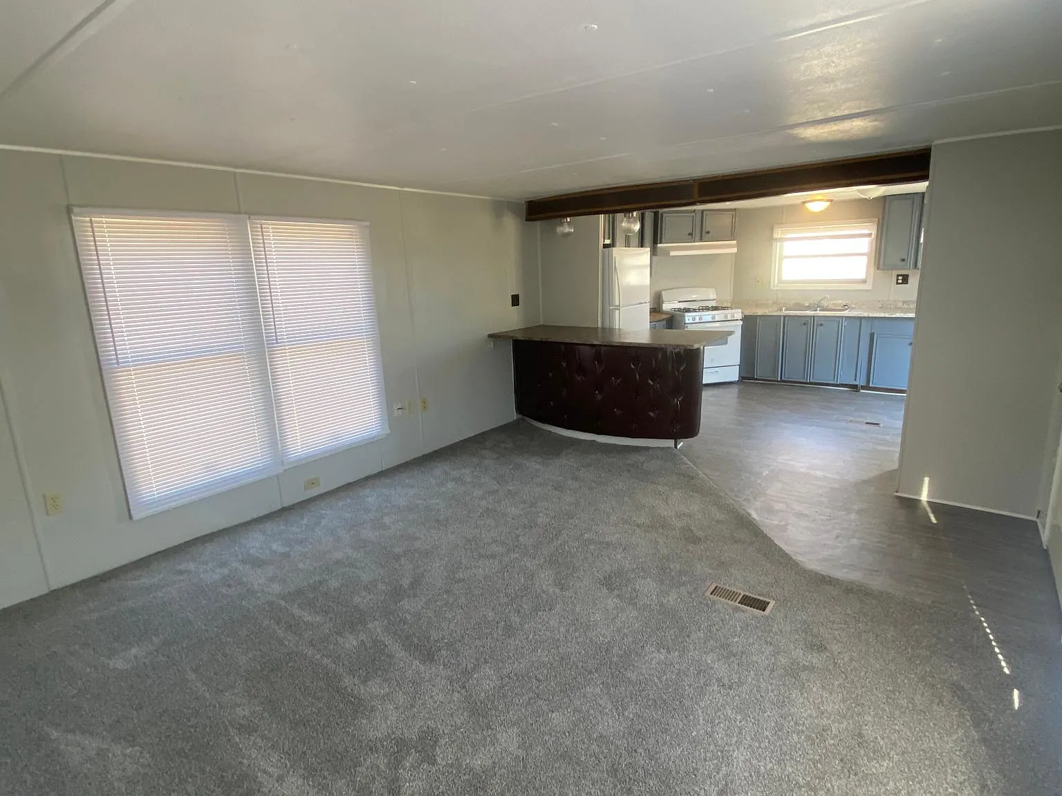1415 Downs Ave — Photo 3