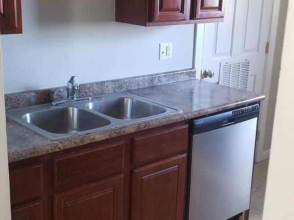 2nd image of 214 N Jefferson Ave APT A