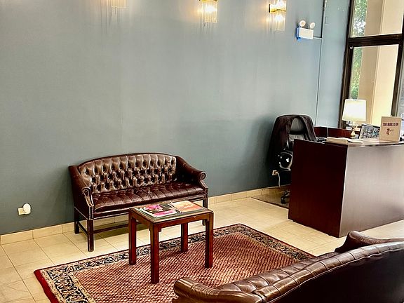 4th image of 5471 S Hyde Park Blvd APT 15A