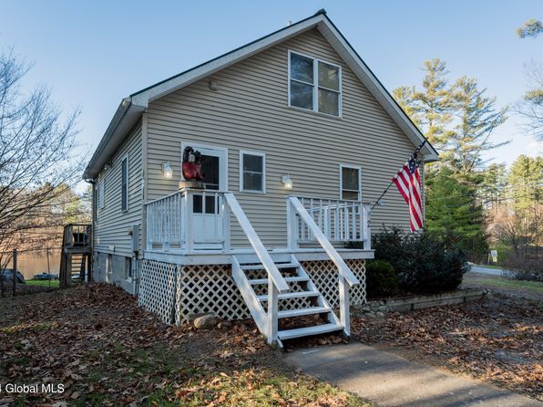 2 Birch Court, Corinth, NY 12822