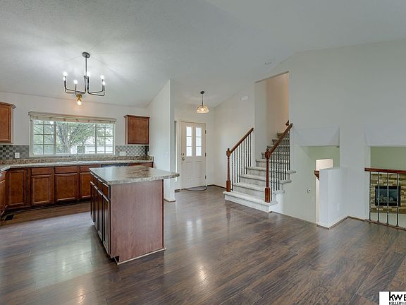 3rd image of 1804 Scott Dr