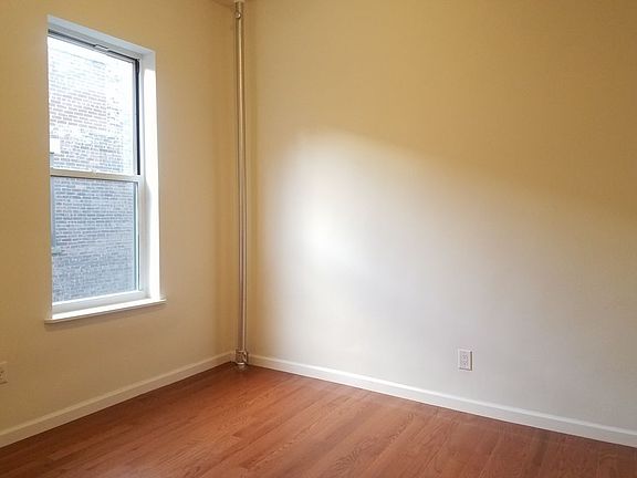 2nd image of 517 W 111th St #5DW