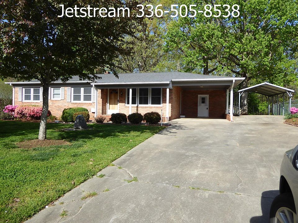 3 bed / 1.5 bath Ranch with double carport