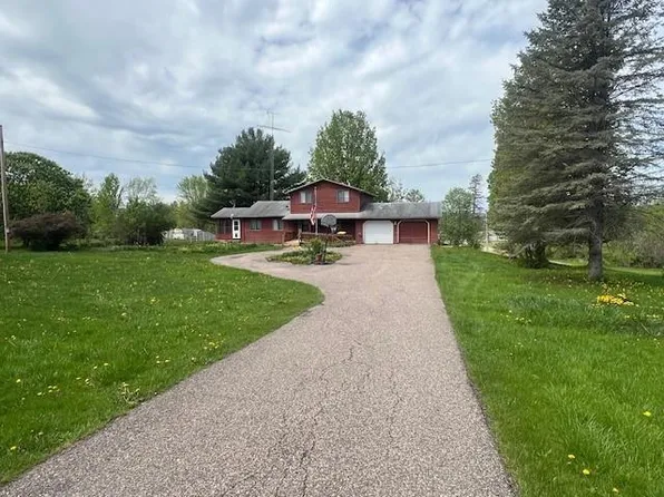 780 West Street, La Valle, WI 53941