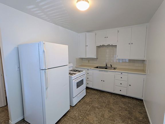 3rd image of 107 W Lester Ave #107