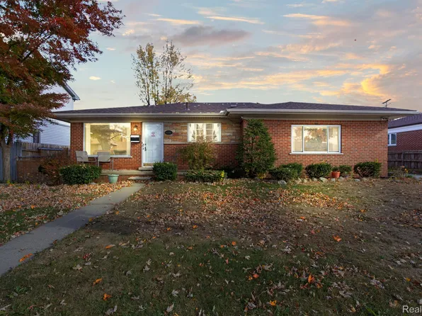 6916 Kinmore St, Dearborn Heights, MI 48127