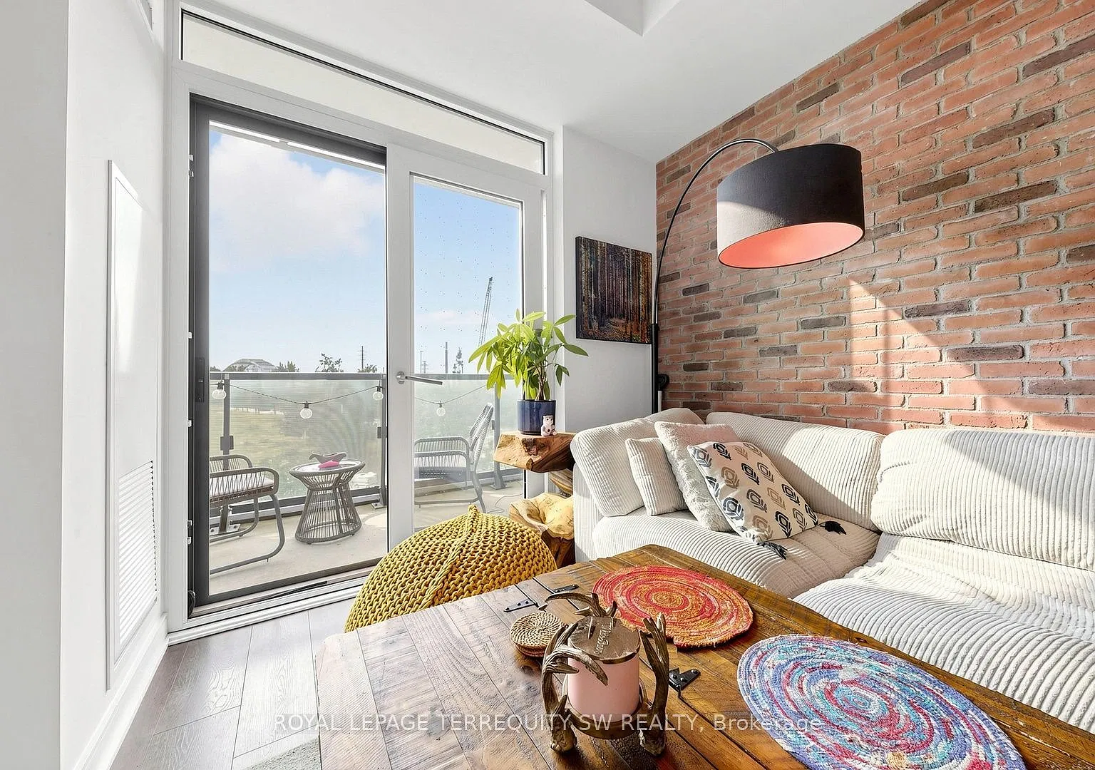 Canary Commons — Photo 2