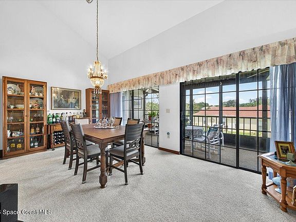 4th image of 707 Greenwood Manor Cir