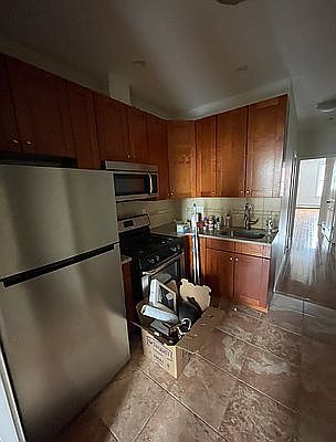 3rd image of 81 Newell St APT 3R