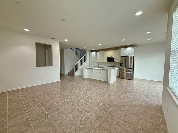 5th image of 2000 Pasqual Dr