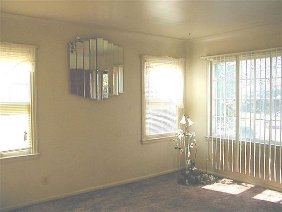 38 ec Living Rm