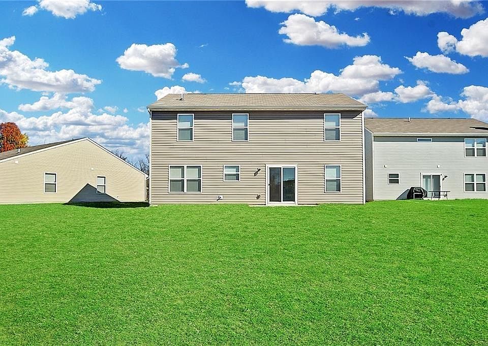 2nd image of 2022 Red Oak Ct