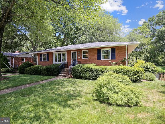 4th image of 507 Roberts Dr NW