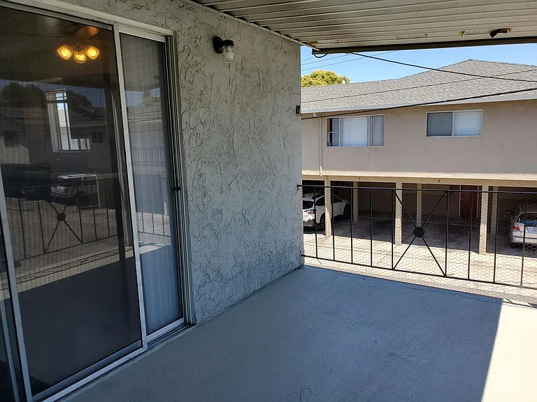 885 Burbank Dr #4 — Photo 7