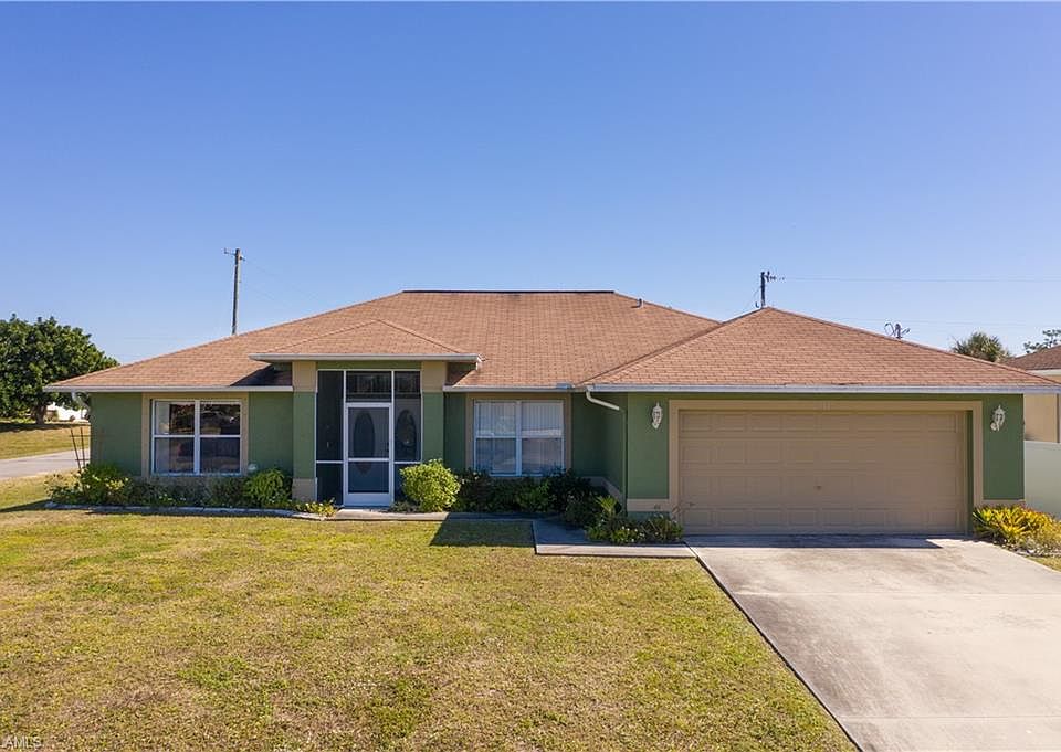 1st image of 711 NE 1st Pl