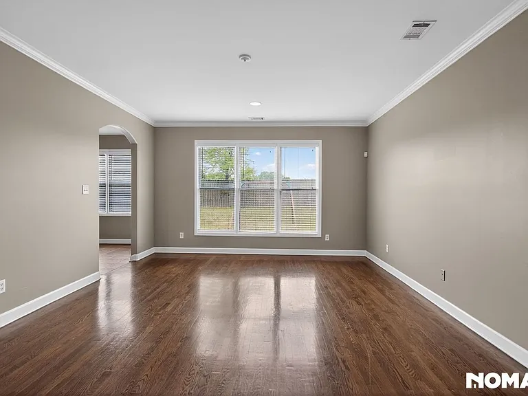 4886 Fox Springs Dr — Photo 7