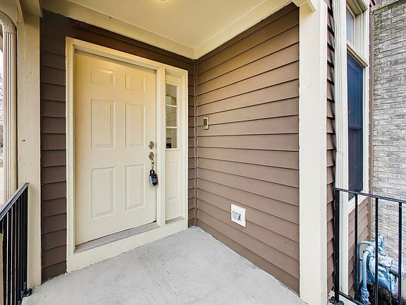 2nd image of 325 N Water St #325