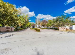8501 NW 8th St APT 110, Miami, FL 33126