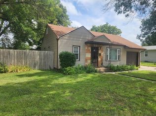 803 Claussen Ave, Grand Island, NE 68801
