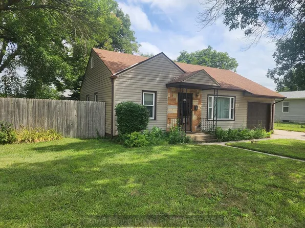 803 Claussen Ave, Grand Island, NE 68801