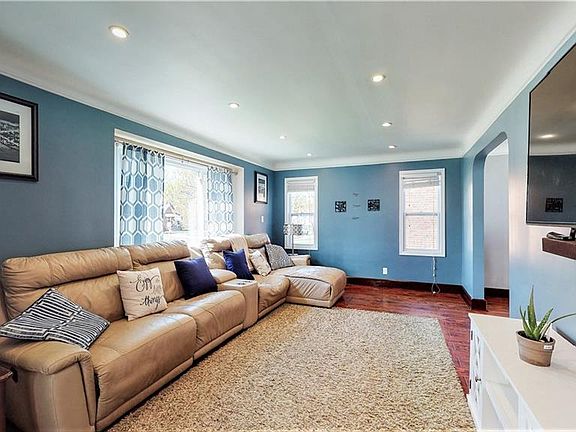 4th image of 8308 Whitehaven Dr
