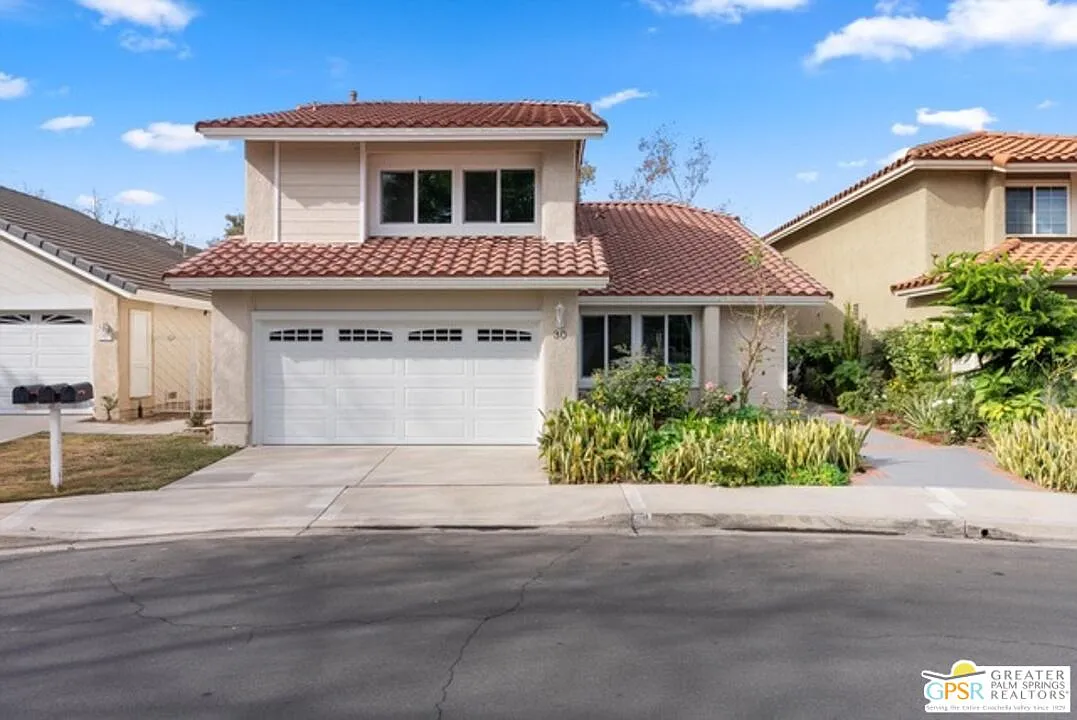 3 bed, 2.5 bath, 2350 sqft, $5,800 — Photo 1