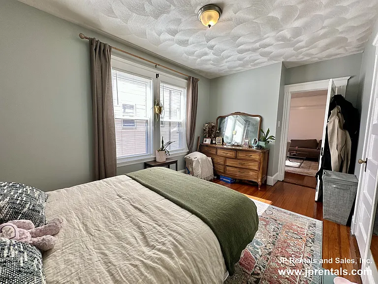 369 Centre St #2 — Photo 11
