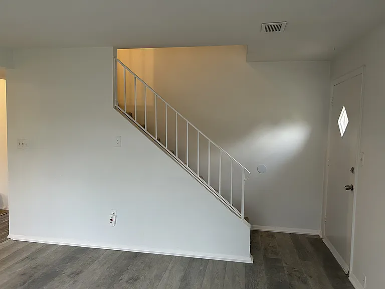 218 Aster Ln — Photo 8