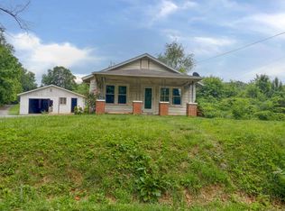 303 Cedar Grove Rd, Johnson City, TN 37601