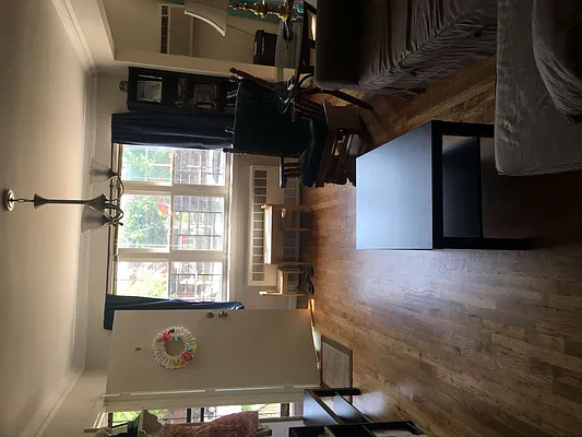 Rented by Metropolis International Realty Inc. | media 11