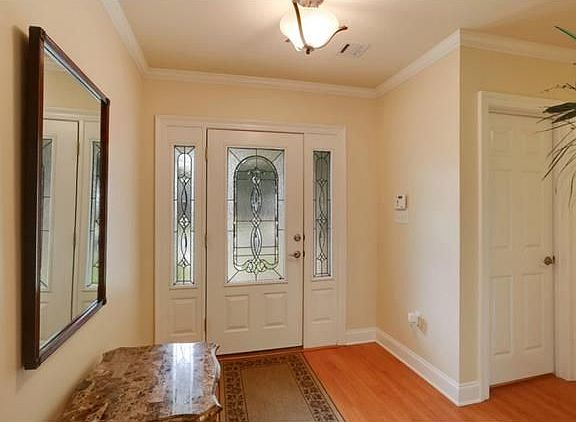 3rd image of 5811 Sylvia Dr