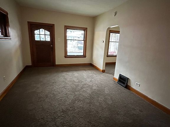 2nd image of 6511 Fullerton Ave Unit 1