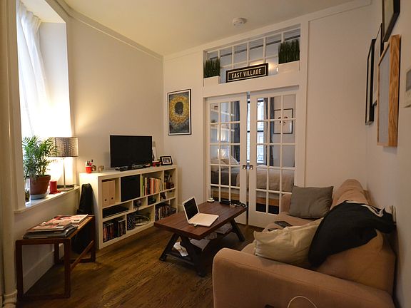 2nd image of 109 Saint Marks Pl APT 3