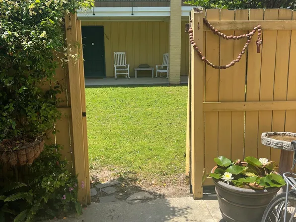 3310 Washington Ave APT 1302, Pascagoula, MS 39581